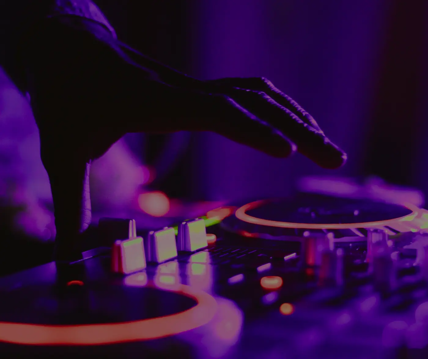 Nicholas Lanes performing